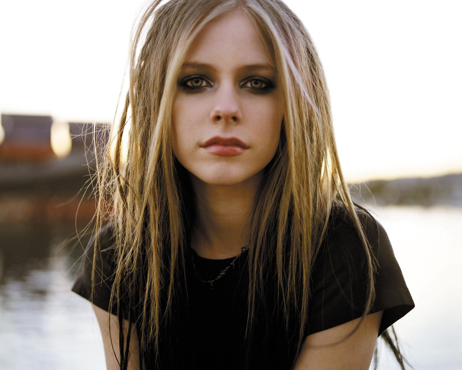 Avril Lavigne Profil Resmi