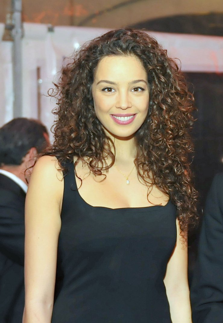 Azra Akın Profil Resmi