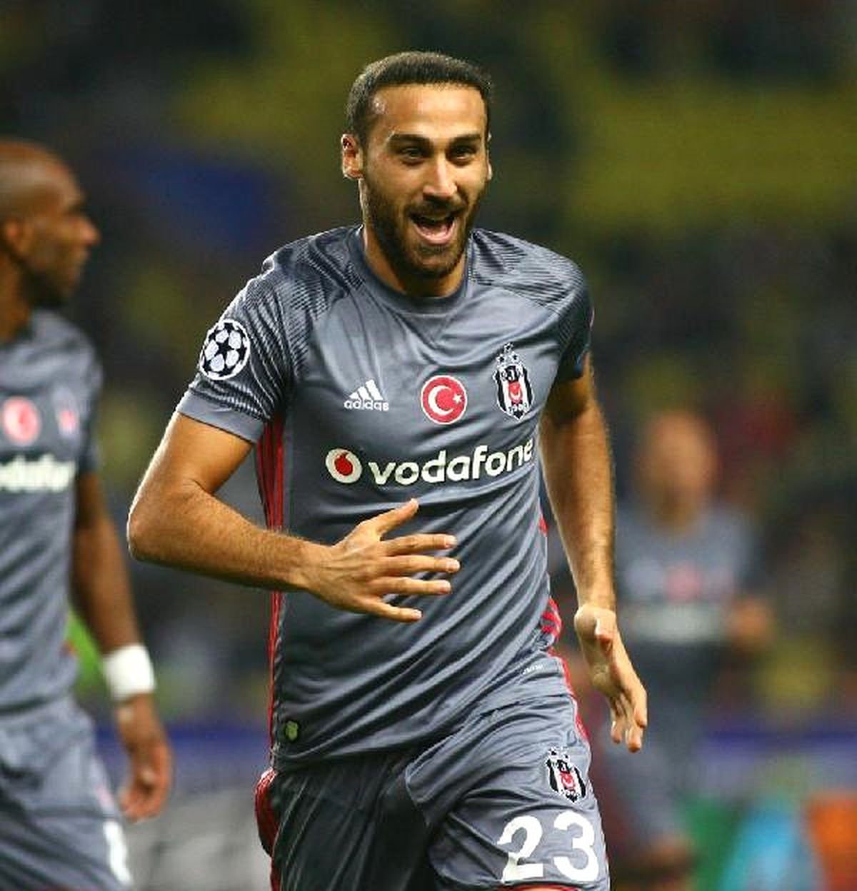 Cenk Tosun Profil Resmi