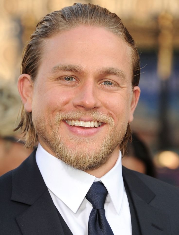 Charlie Hunnam Fotoğrafı - 3