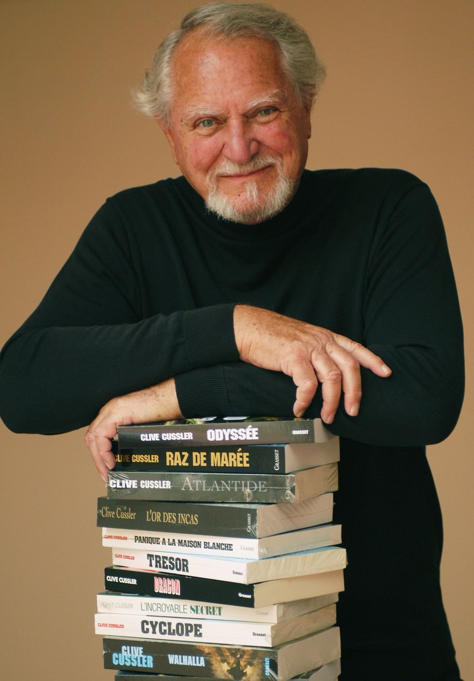 Clive Cussler Profil Resmi