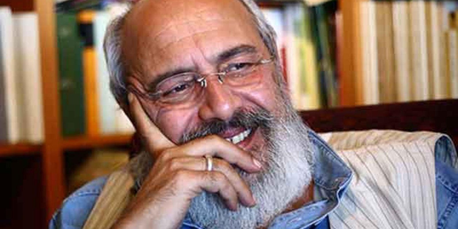 Enis Batur Fotoğrafı - 2
