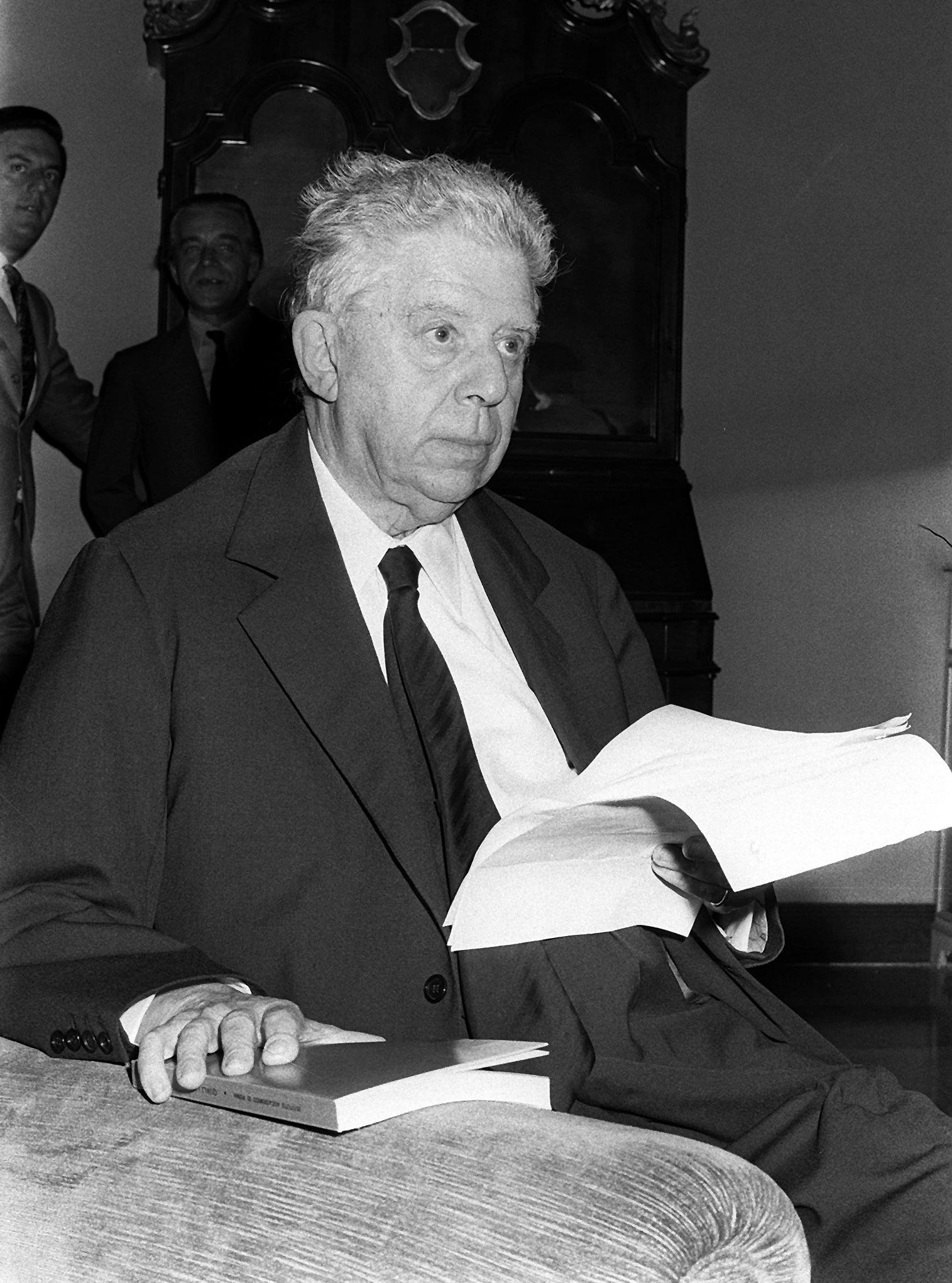 Eugenio Montale Profil Resmi