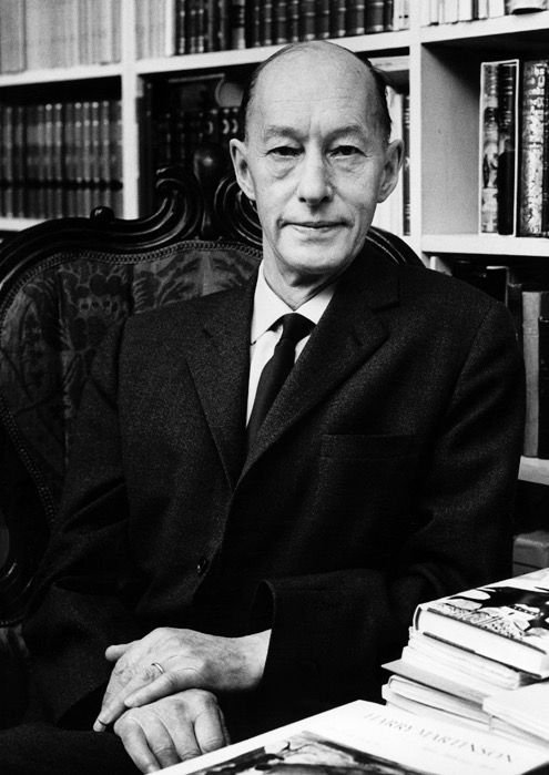 Eyvind Johnson Profil Resmi