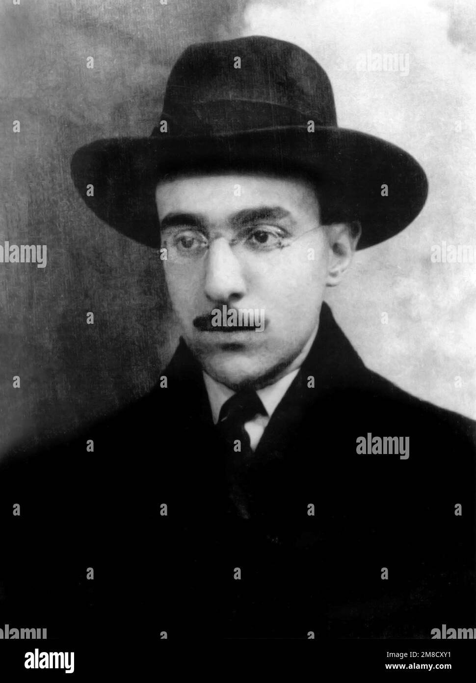 Fernando Pessoa Profil Resmi