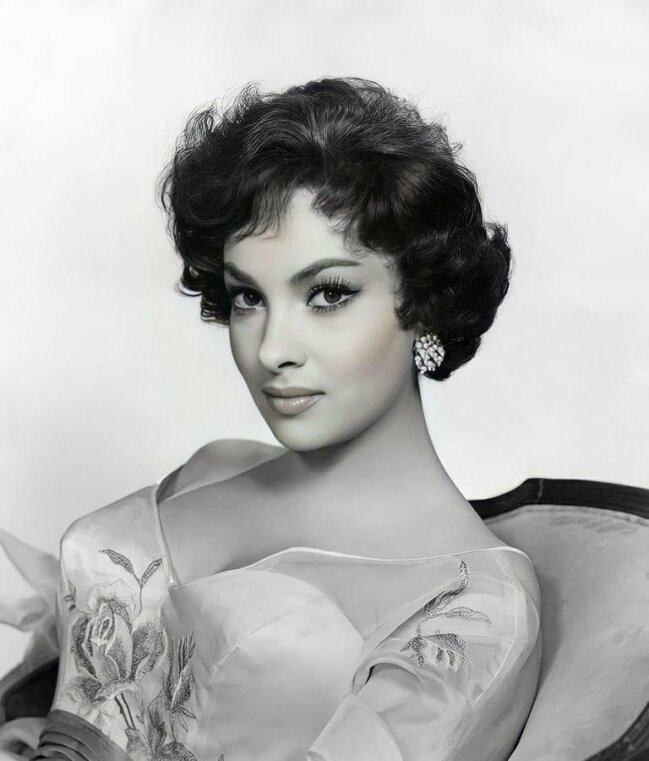 Gina Lollobrigida Fotoğrafı - 5