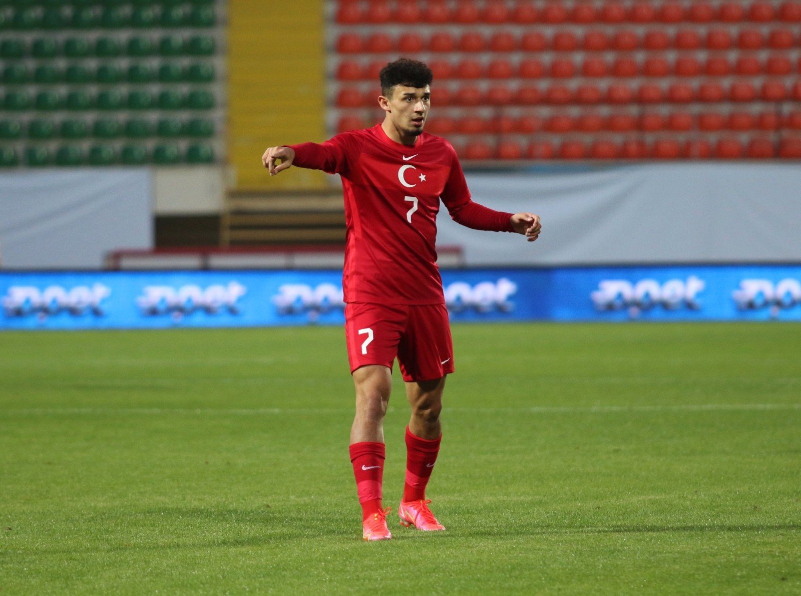 Gökdeniz Bayrakdar Profil Resmi