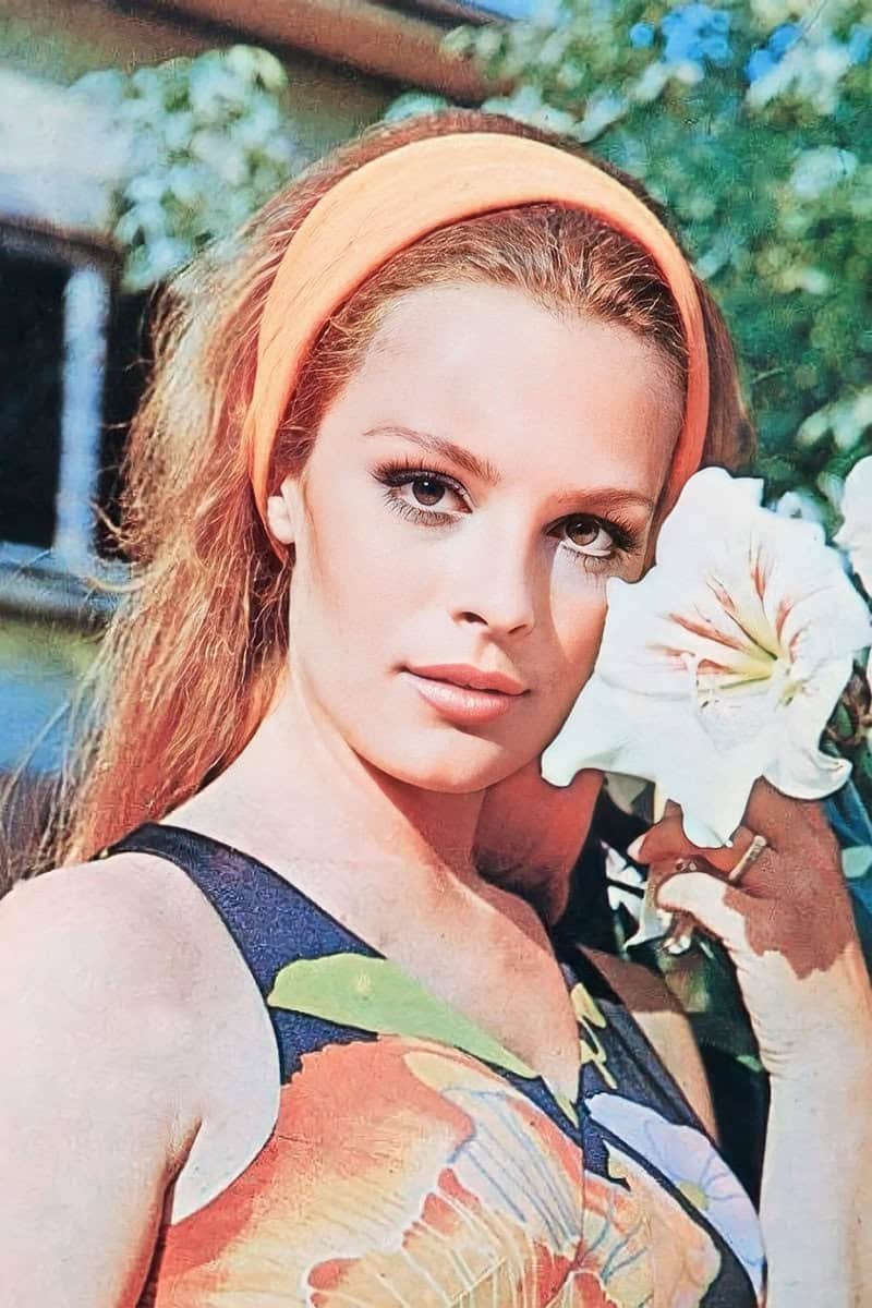 Hülya Koçyiğit Fotoğrafı - 1