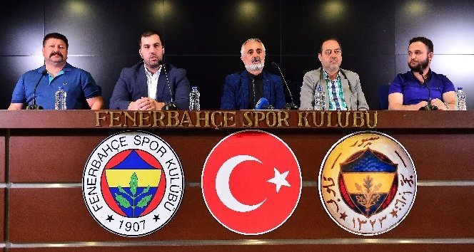 İsmet Uluğ Fotoğrafı - 1