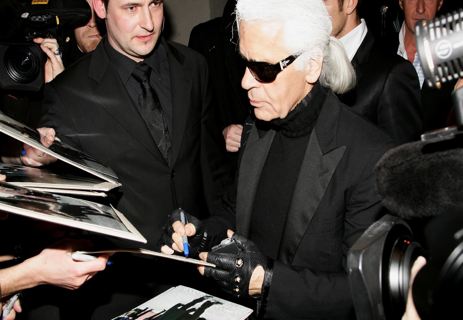Karl Lagerfeld Profil Resmi
