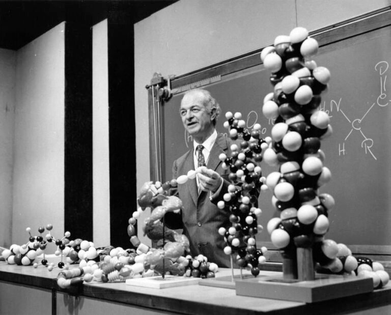 Linus Pauling Fotoğrafı - 5