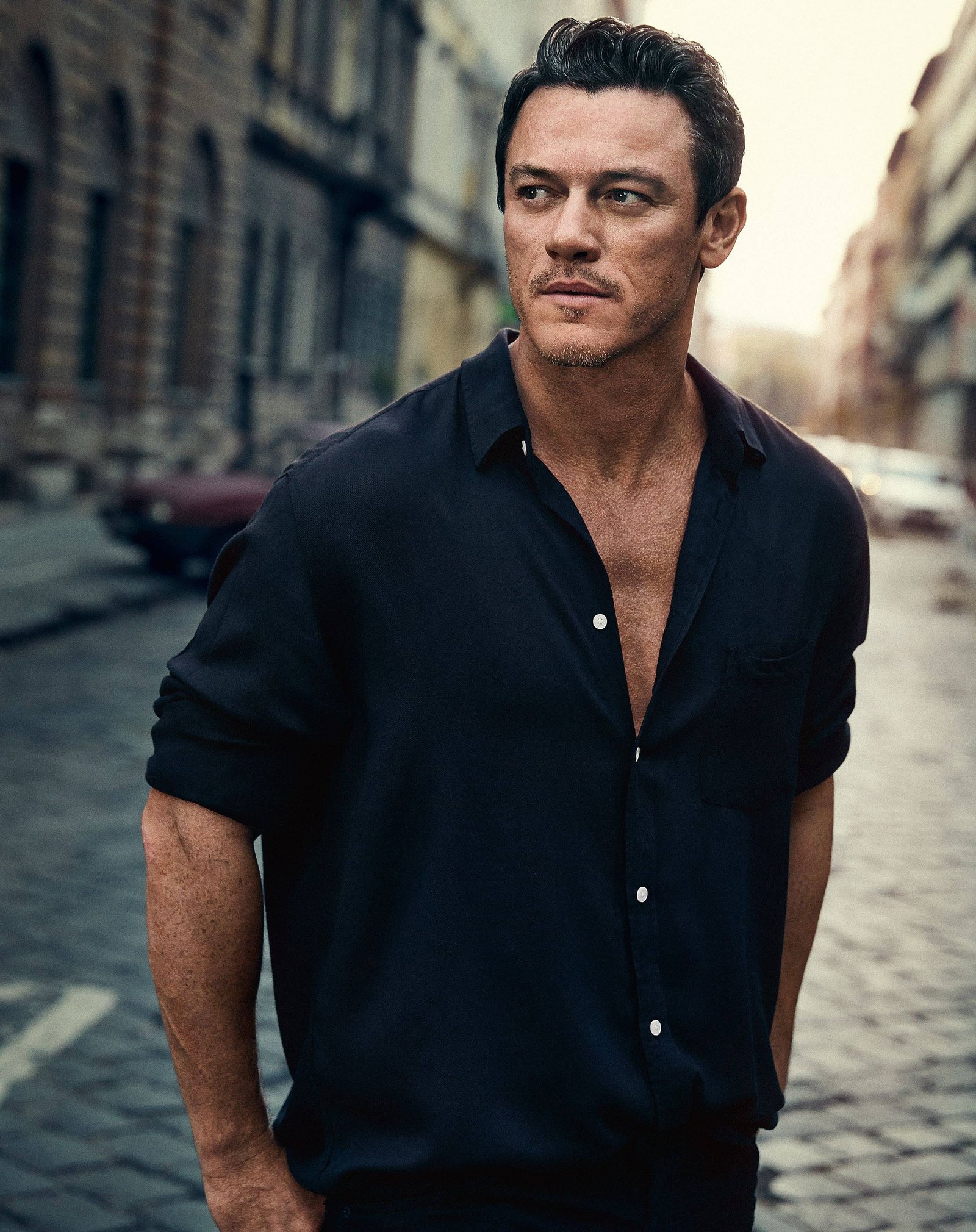 Luke Evans Fotoğrafı - 1