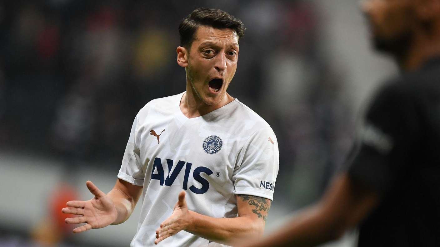 Mesut Özil Fotoğrafı - 1