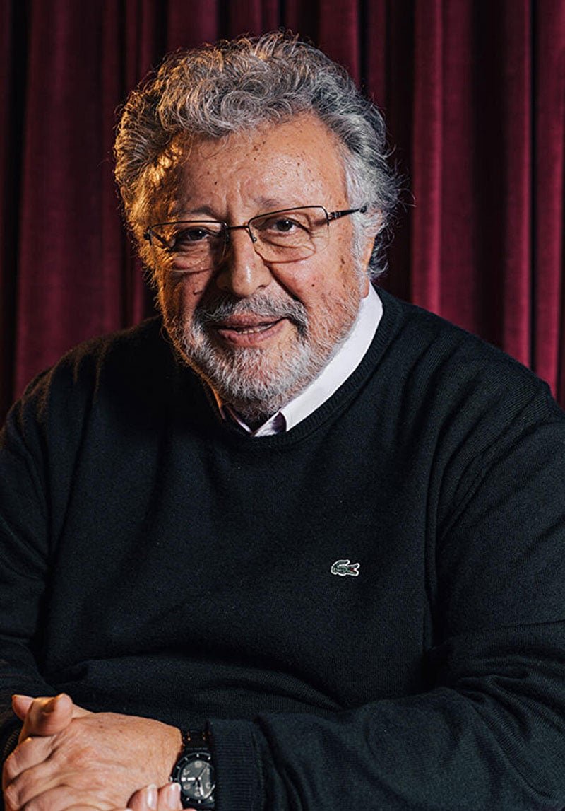 Metin Akpınar Fotoğrafı - 1