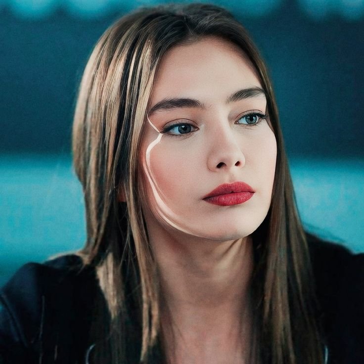 Neslihan Atagül Profil Resmi