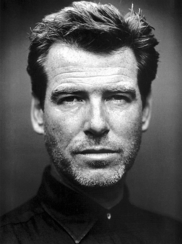 Pierce Brosnan Profil Resmi
