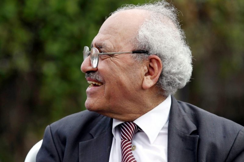 Sezai Karakoç Profil Resmi