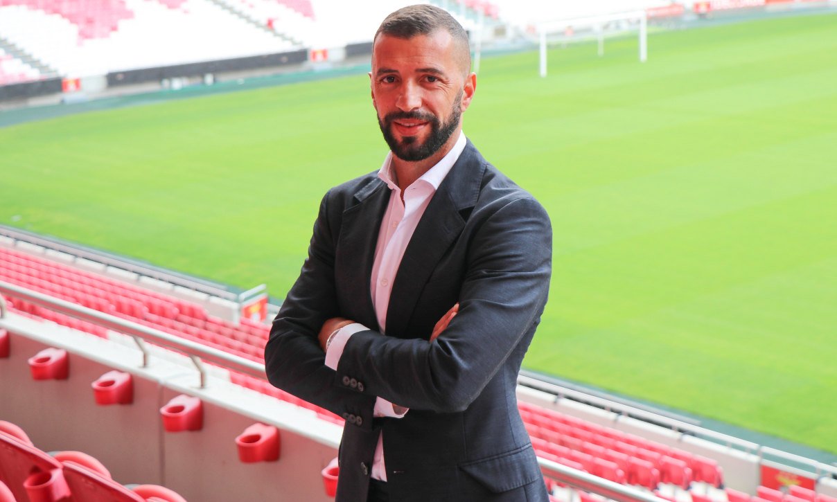 Simão Sabrosa Profil Resmi