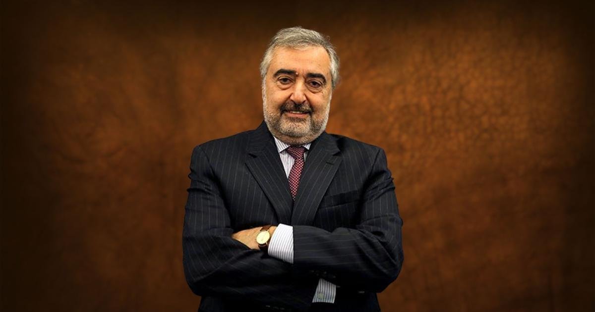 Şükrü Hanioğlu Fotoğrafı - 1