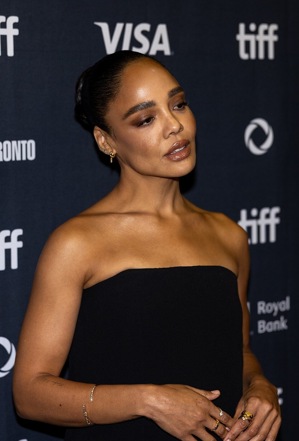 Tessa Thompson Profil Resmi