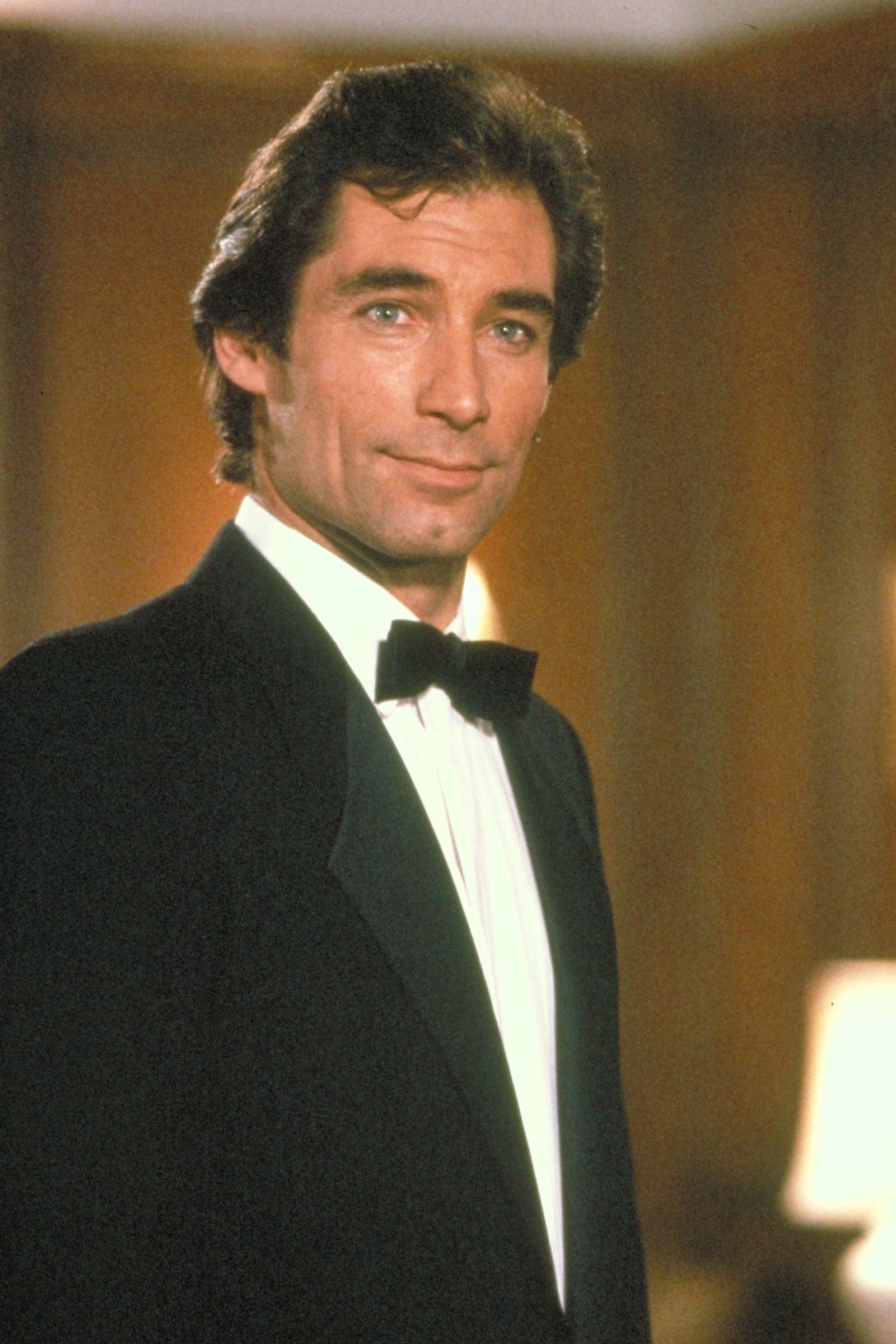 Timothy Dalton Profil Resmi