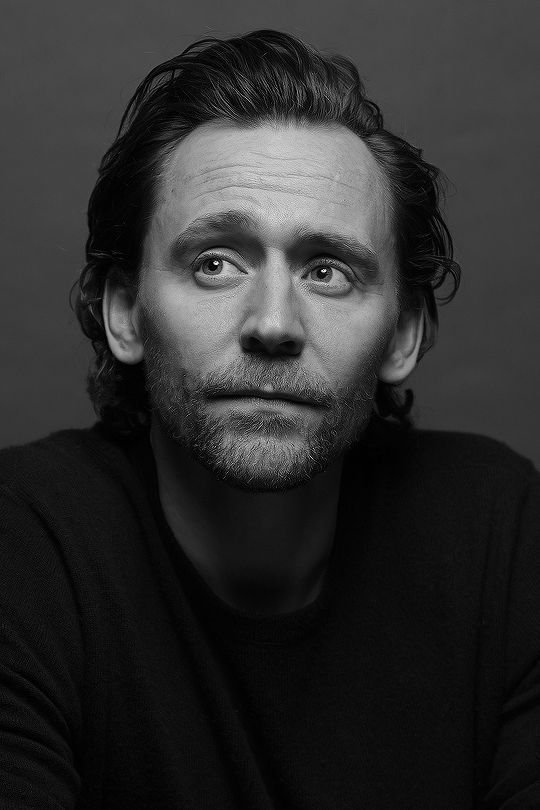 Tom Hiddleston Fotoğrafı - 4