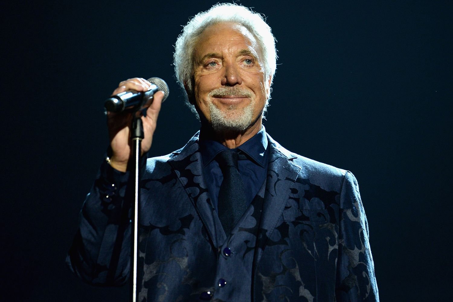 Tom Jones Profil Resmi