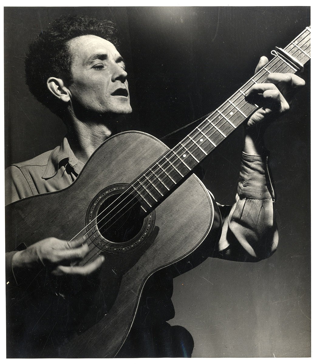 Woody Guthrie Profil Resmi
