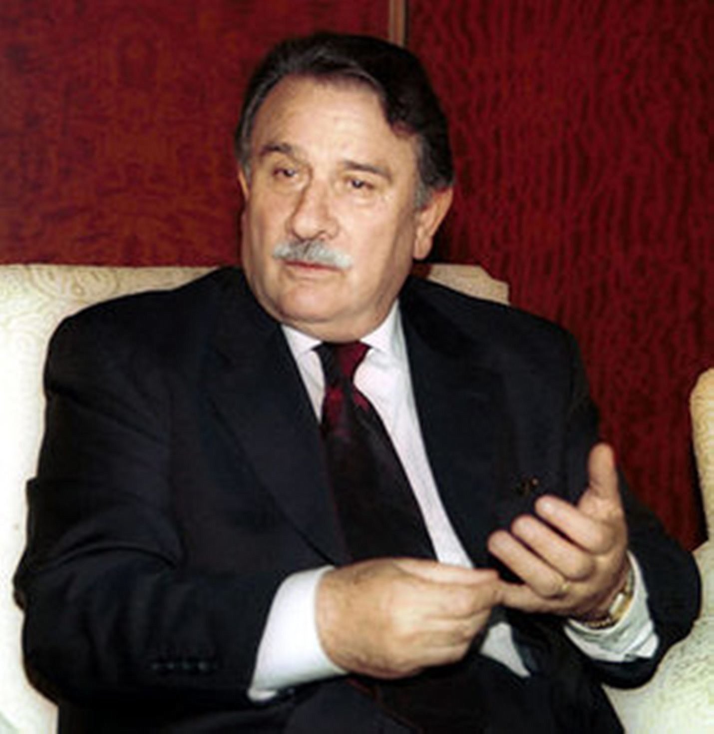 Yıldırım Akbulut Profil Resmi