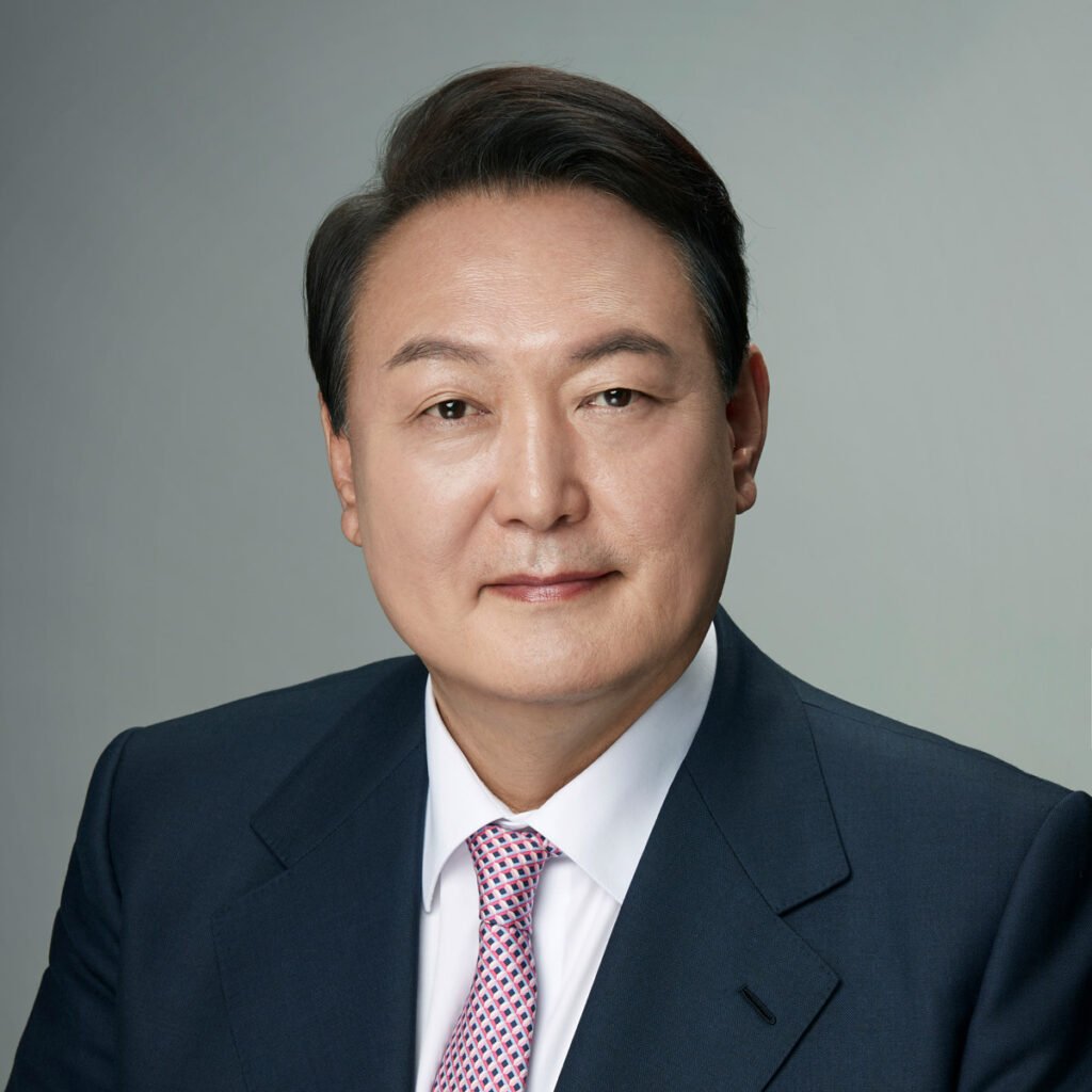 Yoon Suk-yeol Profil Resmi